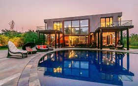 Stayvista At Pranaam The Luxury Collection